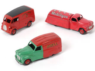 Lot 311 - DINKY TOYS (GB) (3)