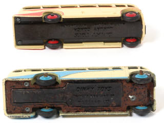 Lot 302 - DINKY TOYS (GB) (2)