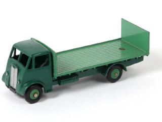 Lot 258 - DINKY TOYS (GB) (1)