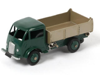 Lot 367 - DINKY TOYS (FRANCE) (1)