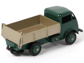 Lot 367 - DINKY TOYS (FRANCE) (1)
