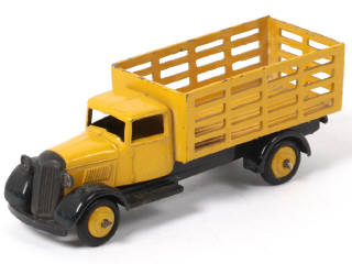 Lot 257 - DINKY TOYS (GB) (1)
