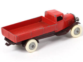 Lot 250 - DINKY TOYS (GB) (1)