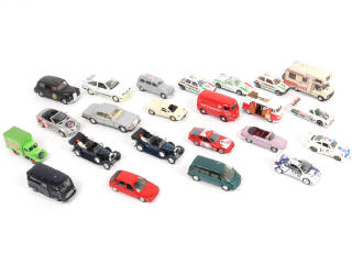 Lot 73 - DIVERS (23)