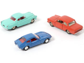 Lot 359 - DINKY TOYS (FRANCE) (3)