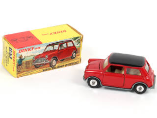 Lot 262 - DINKY TOYS (GB) (1)