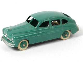 Lot 298 - DINKY TOYS (FRANCE) (1)