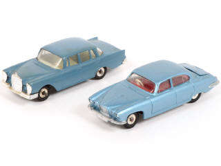 Lot 278 - DINKY TOYS (GB) (2)