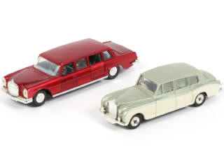 Lot 279 - DINKY TOYS (GB) (2)