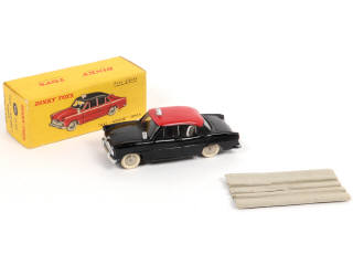 Lot 329 - DINKY TOYS (FRANCE) (1)