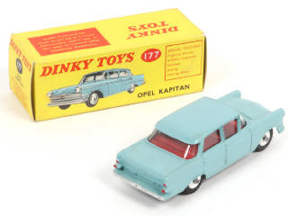 Lot 267 - DINKY TOYS (GB) (1)