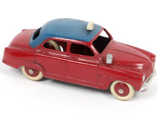 Lot 315 - DINKY TOYS (FRANCE) (1)