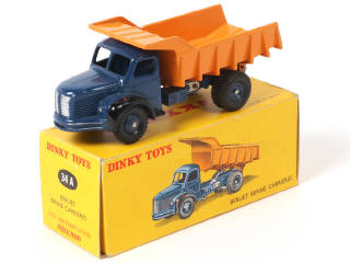 Lot 382 - DINKY TOYS (FRANCE) (1)