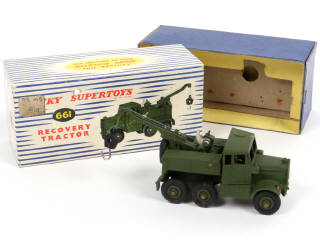 Lot 298 - DINKY TOYS (GB) (1)