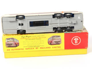 Lot 293 - DINKY TOYS (GB) (1)