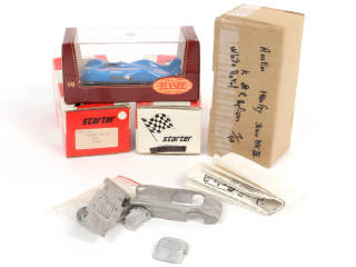 Lot 84 - DIVERS (4)
