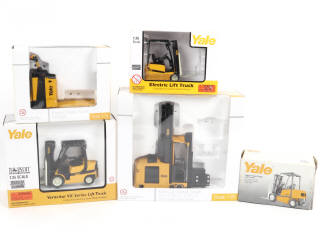 Lot 94 - DIVERS (5)