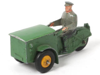 Lot 306 - DINKY TOYS (FRANCE) (1)