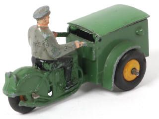 Lot 306 - DINKY TOYS (FRANCE) (1)