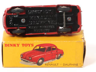Lot 320 - DINKY TOYS (FRANCE) (1)