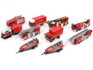 Lot 102 - DIVERS (10)