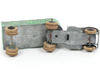 Lot 122 - TOOTSIETOY (USA) (1)