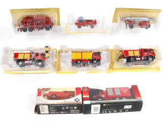 Lot 98 - DIVERS (8)