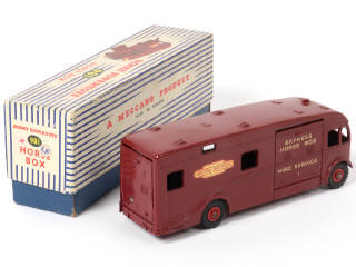 Lot 243 - DINKY TOYS (GB) (1)