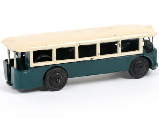 Lot 331 - DINKY TOYS (FRANCE) (1)