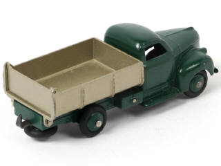 Lot 335 - DINKY TOYS (FRANCE) (1)