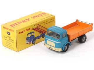 Lot 358 - DINKY TOYS (FRANCE) (1)