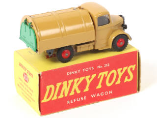 Lot 241 - DINKY TOYS (GB) (1)