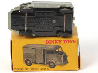 Lot 340 - DINKY TOYS (FRANCE) (1)