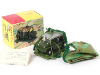 Lot 237 - DINKY TOYS (GB) (1)