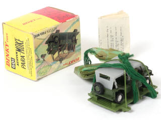 Lot 237 - DINKY TOYS (GB) (1)