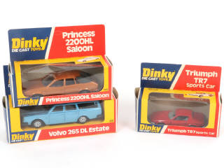 Lot 278 - DINKY TOYS (GB) (3)