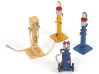 Lot 391 - DINKY TOYS (FRANCE) (4)