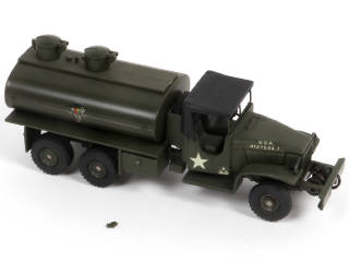 Lot 375 - DINKY TOYS (FRANCE) (1)