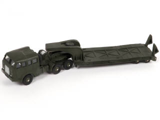Lot 374 - DINKY TOYS (FRANCE) (1)