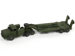 Lot 228 - DINKY TOYS (GB) (1)