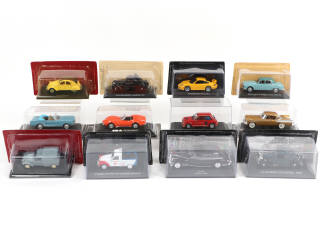 Lot 199 - DIVERS (12)