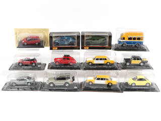 Lot 189 - DIVERS (12)