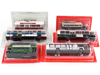 Lot 70 - DIVERS (6)