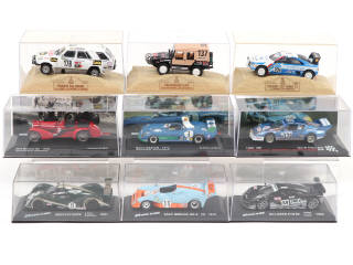 Lot 109 - DIVERS (9)
