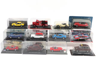 Lot 141 - DIVERS (12)