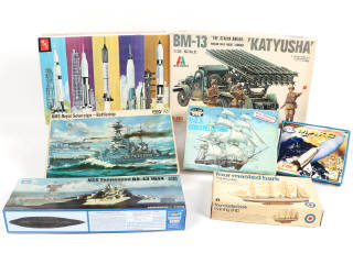 Lot 32 - DIVERS (7)