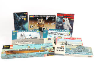 Lot 39 - REVELL (USA) (9)