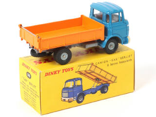 Lot 379 - DINKY TOYS (FRANCE) (1)