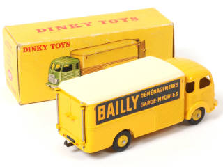 Lot 376 - DINKY TOYS (FRANCE) (1)