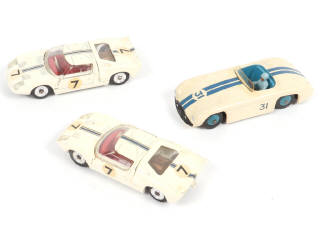 Lot 297 - DINKY TOYS (GB) (3)